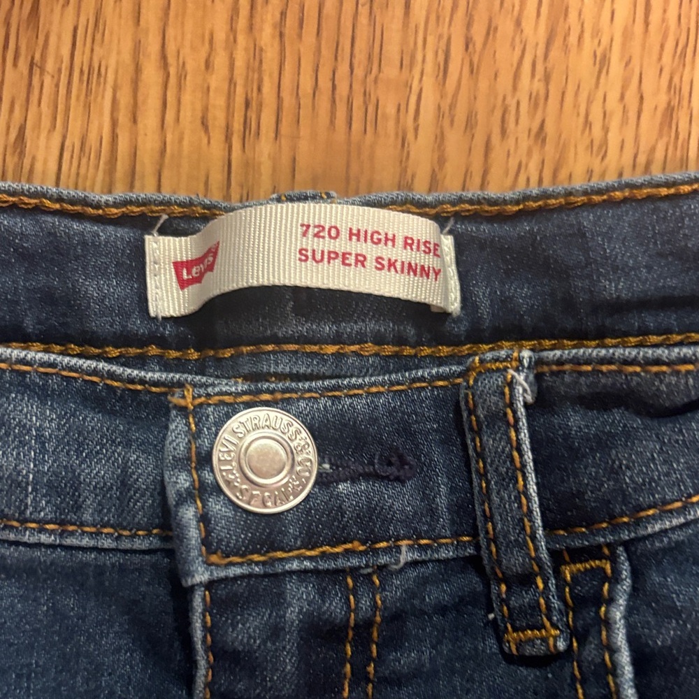 Levi's Dark Blue Skinny Jeans for Women - Picture 2 of 3